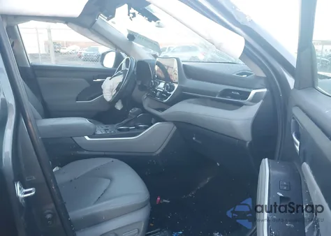 2024 Toyota Highlander Xle z USA, uszkodzony, nr VIN 5TDKDRBH8RS533678